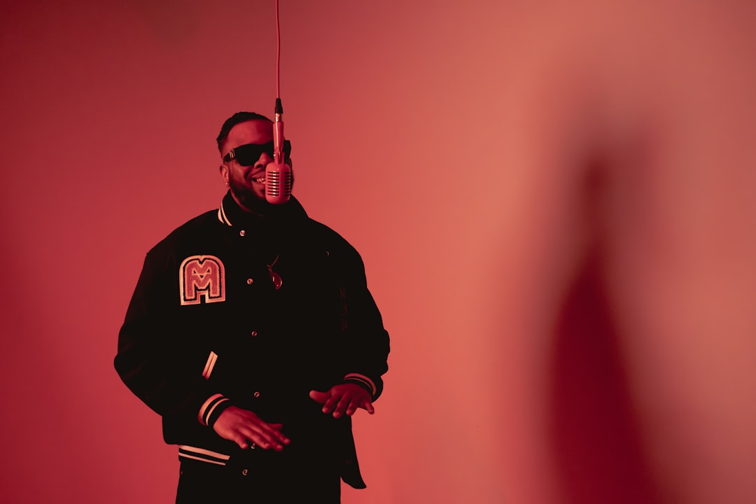 Het grote geld van rapper Boef: zijn vermogen in beeld